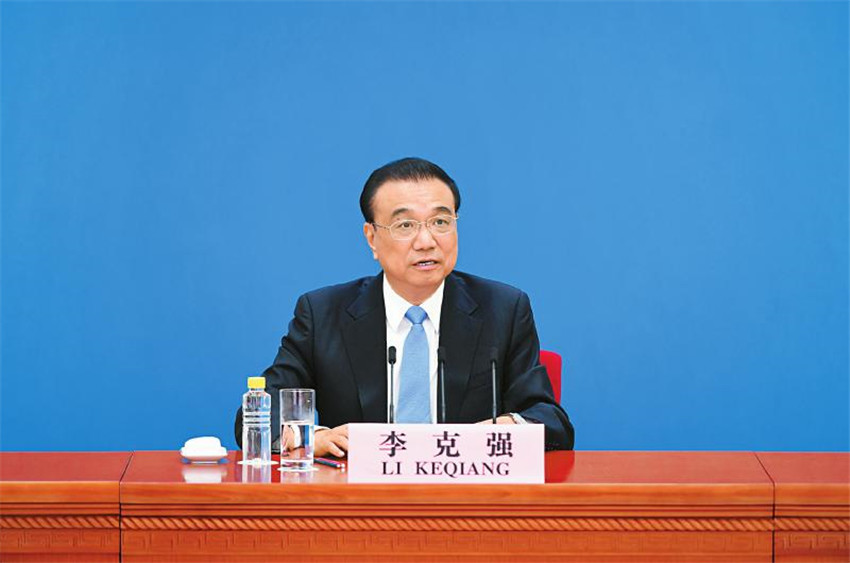 李克強(qiáng)總理答記者問(wèn).jpg